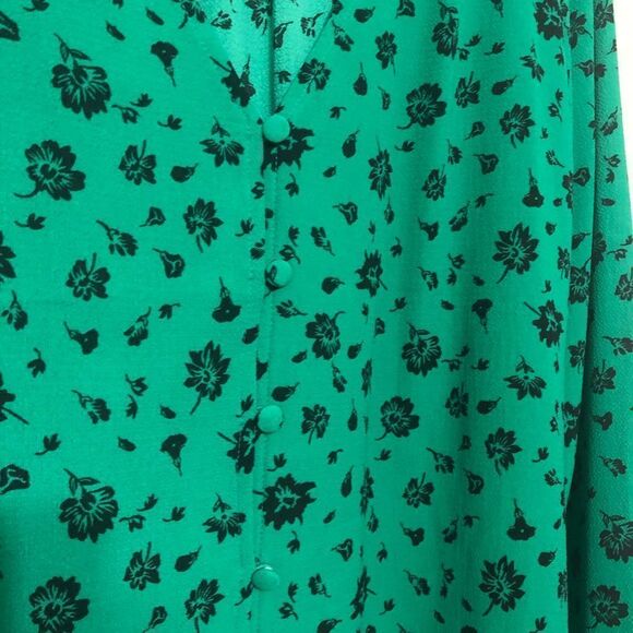BP. Women’s M Medium Green Floral Button V Neck Blouse - Picture 3 of 5